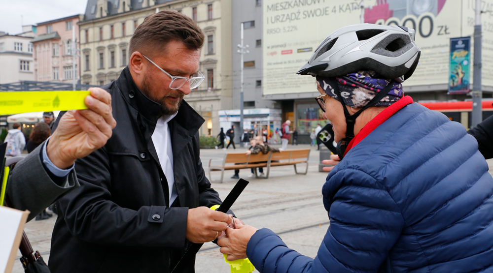 Kampania #DoZobaczenia w Katowicach. Doświetlenie przejść dla pieszych