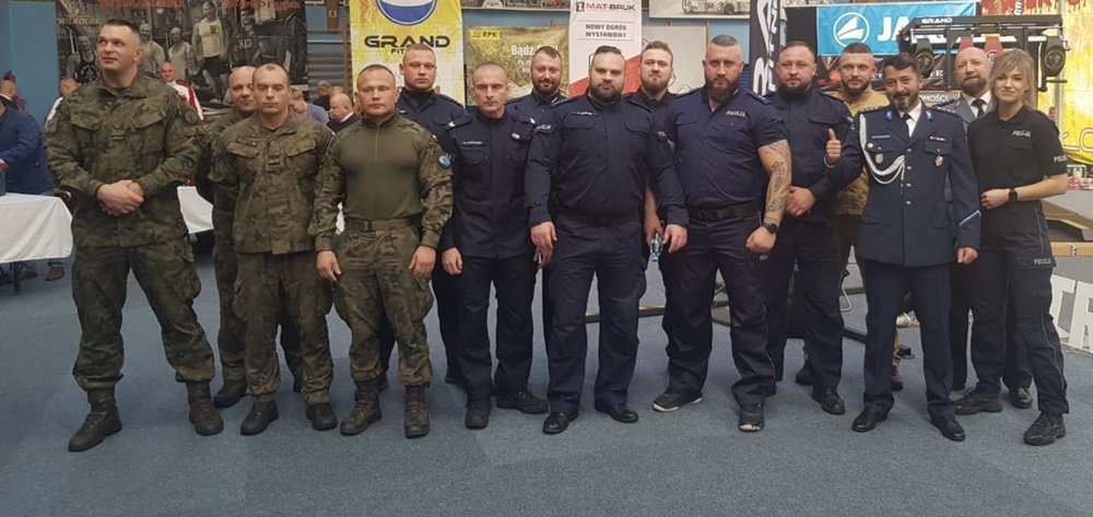 Katowicki policjant aż 4-krotnie stanął na podium w wyciskaniu sztangi leżąc!