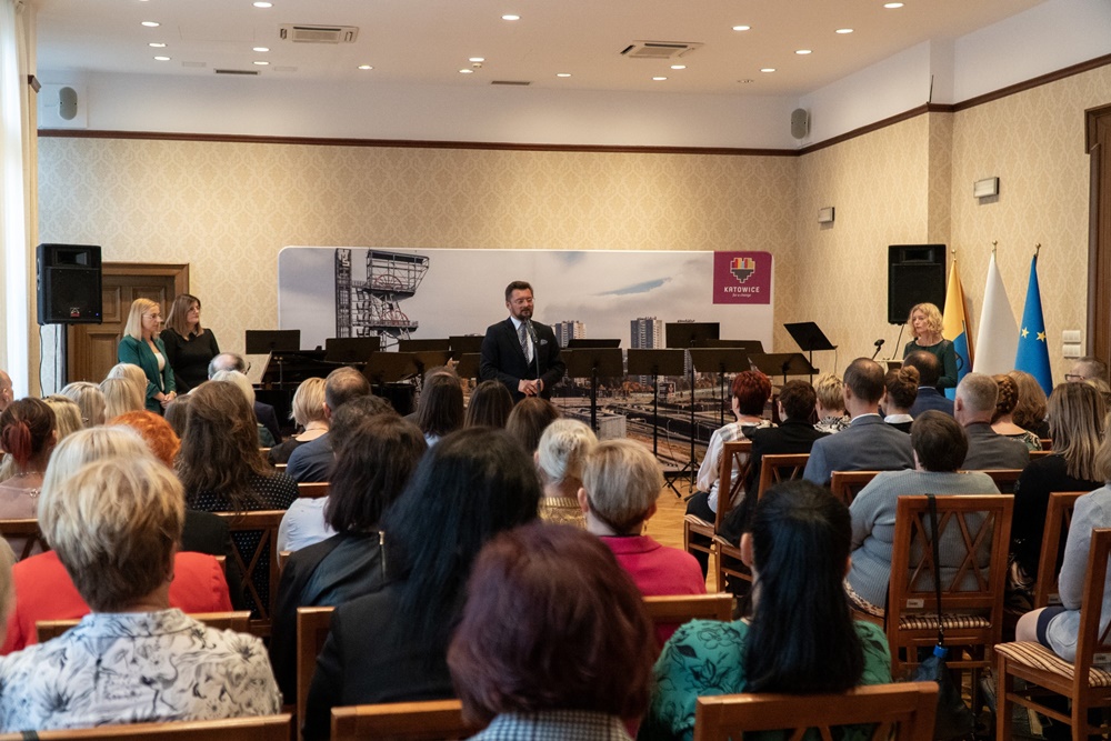 Marcin Krupa spotkał się z pracownikami służb społecznych w dniu ich święta!