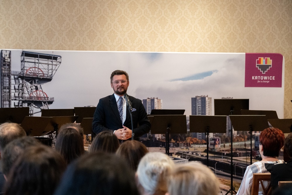 Marcin Krupa spotkał się z pracownikami służb społecznych w dniu ich święta!