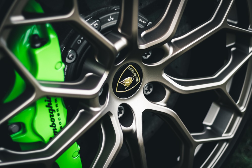 Speed Dating? Przejażdżka Lamborghini Gallardo może być romantyczną przygodą!