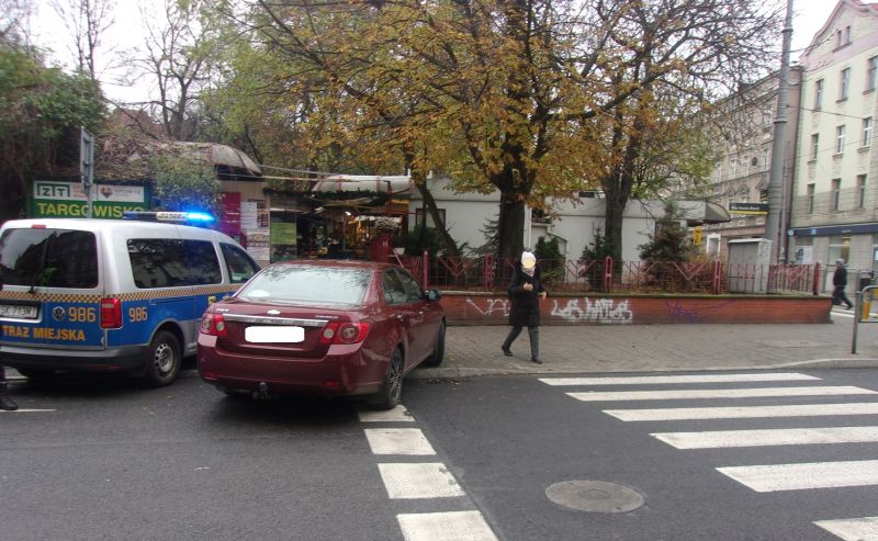 "Miszczowie" parkowania w Katowicach. Straż Miejska opublikowała kolejne zdjęcia