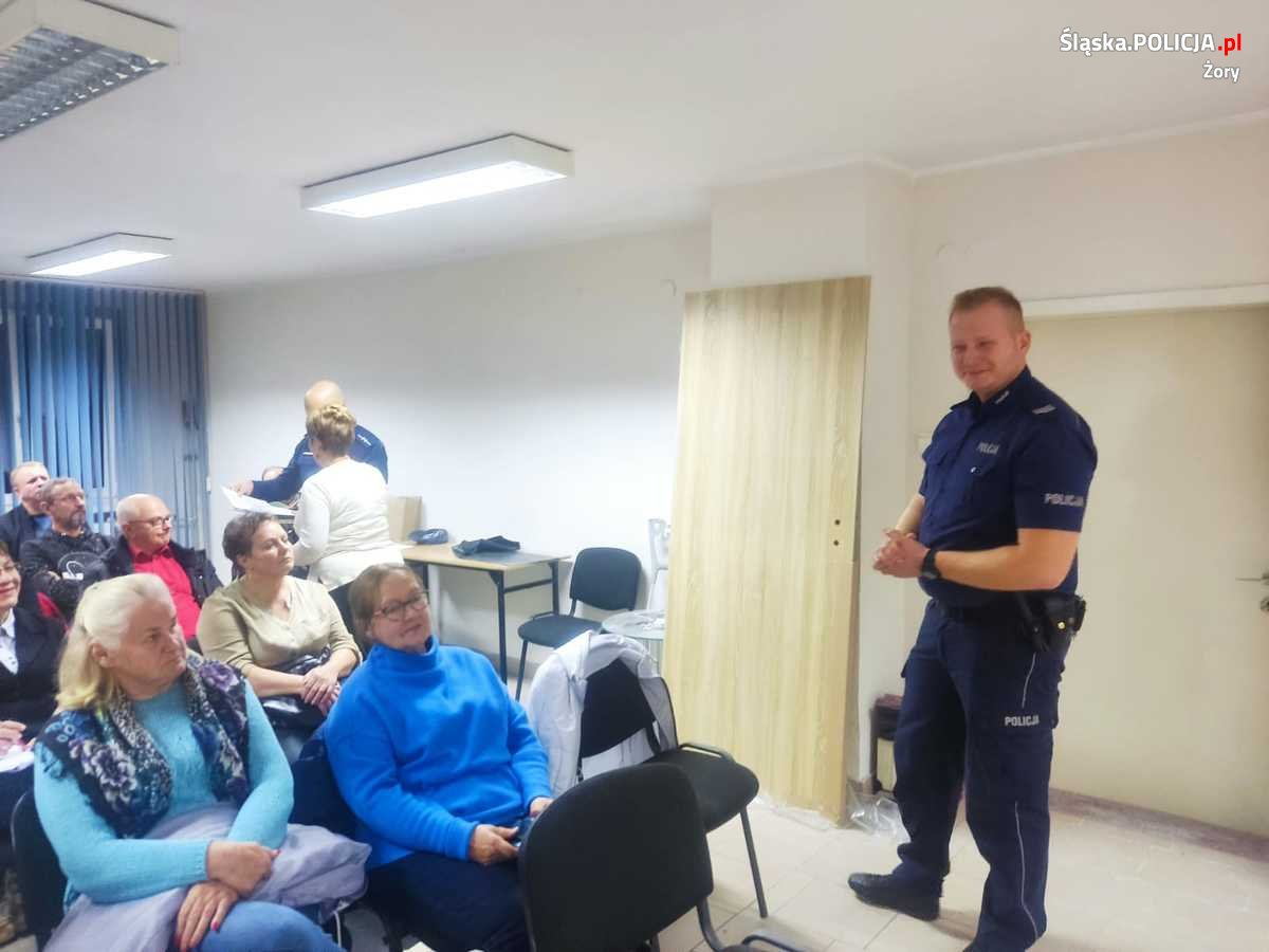 Policjanci rozmawiali z mieszkańcami Żor o bezpieczeństwie