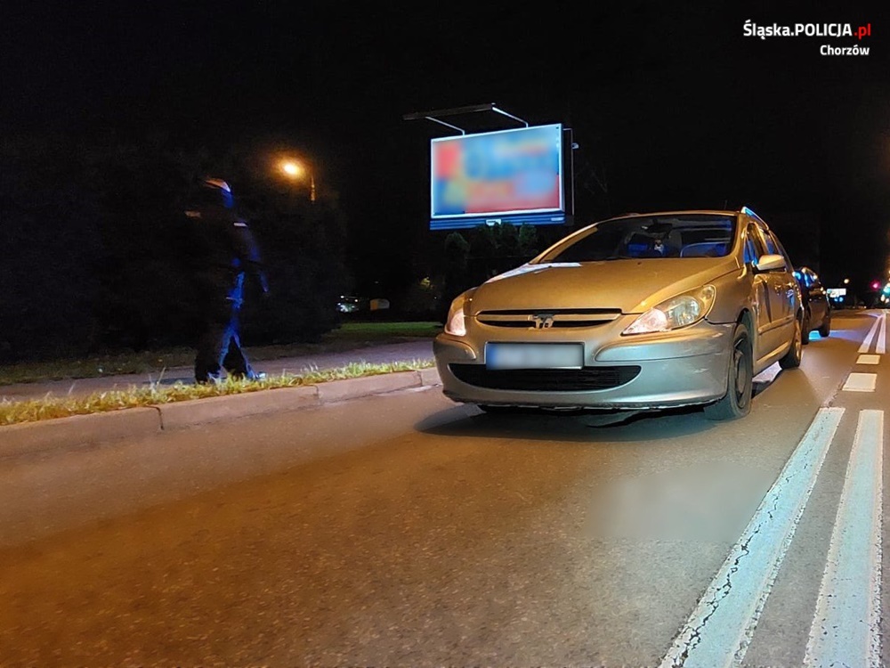 Chorzów: 23-latek przewoził 5 pasażerów bez uprawnień. Miał prawie promil alkoholu!