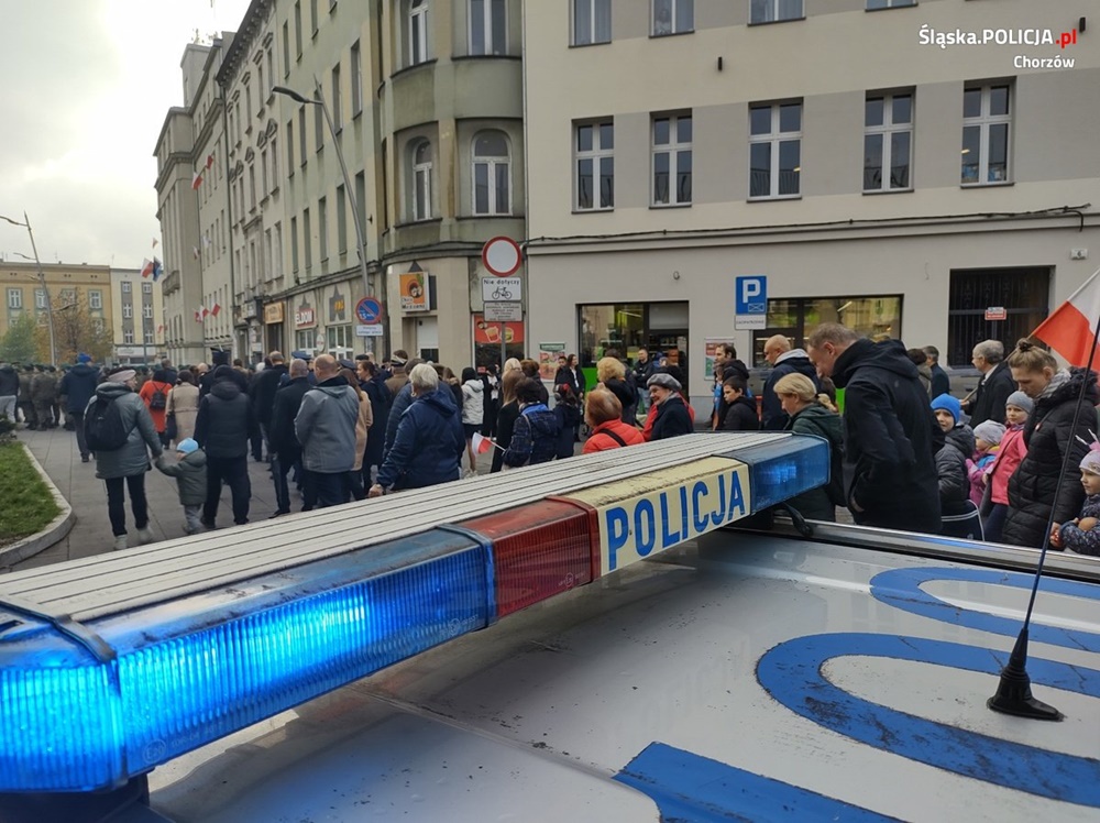 Chorzowskie obchody Święta Niepodległości. Policjanci zabezpieczali miasto