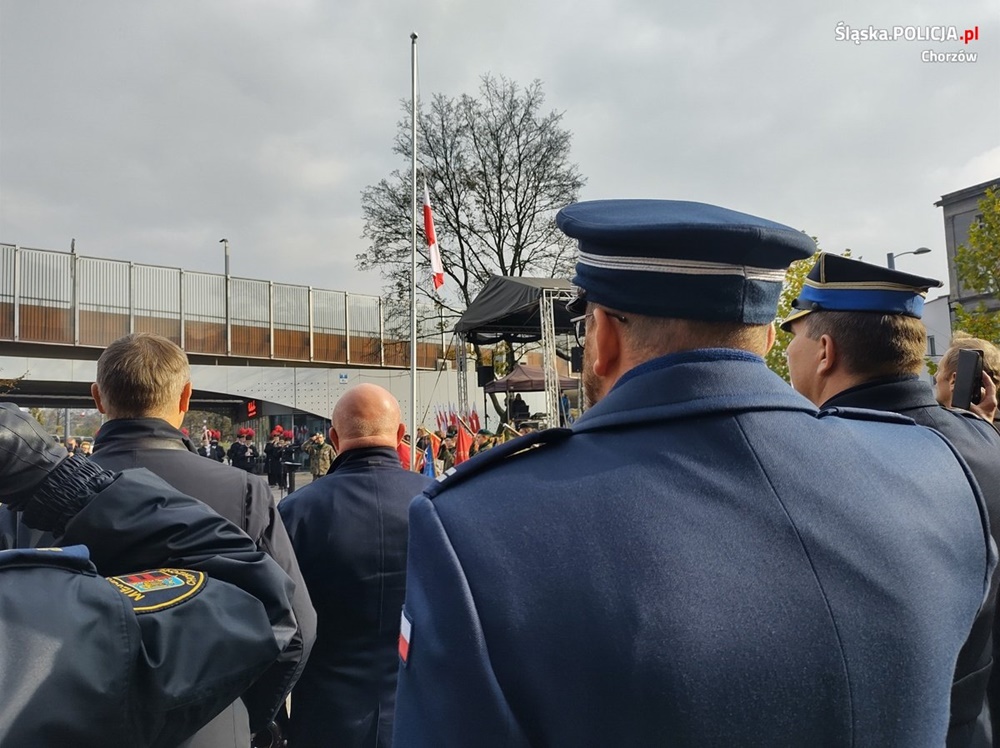 Chorzowskie obchody Święta Niepodległości. Policjanci zabezpieczali miasto
