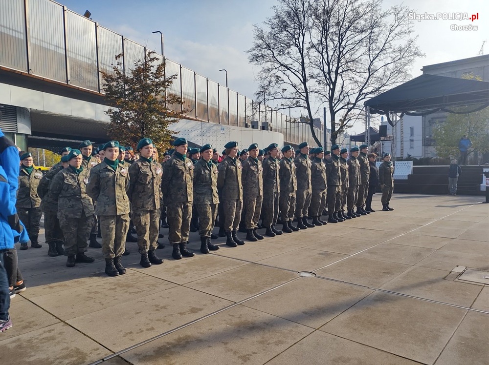 Chorzowskie obchody Święta Niepodległości. Policjanci zabezpieczali miasto
