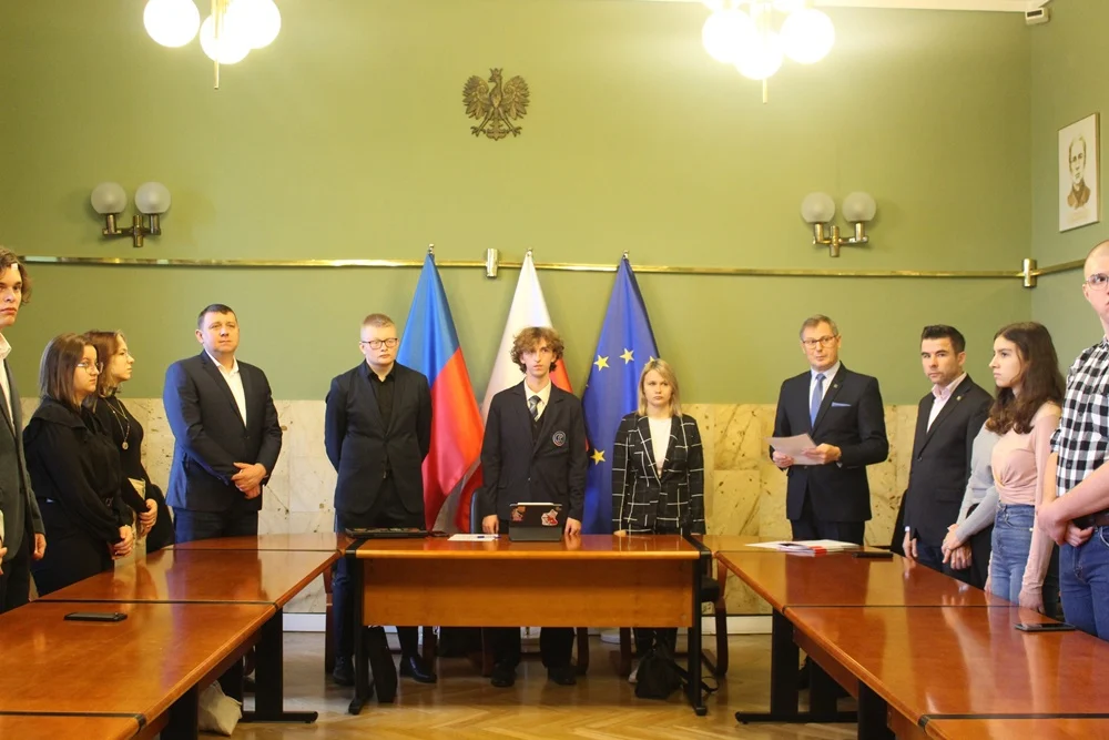 Kolejni radni złożyli ślubowanie. II sesja Młodzieżowej Rady Miasta Chorzów