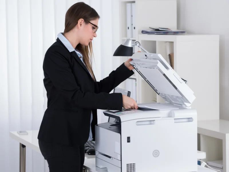 Wynajem urządzeń biurowych dla firmy — co musisz wiedzieć