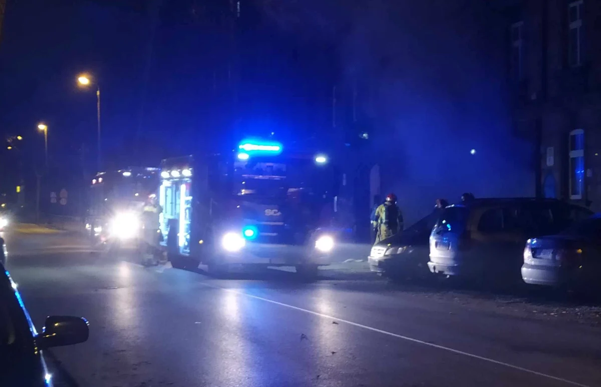 Pożar przy ul. 11 listopada w Chorzowie. W piwnicy paliły się śmieci