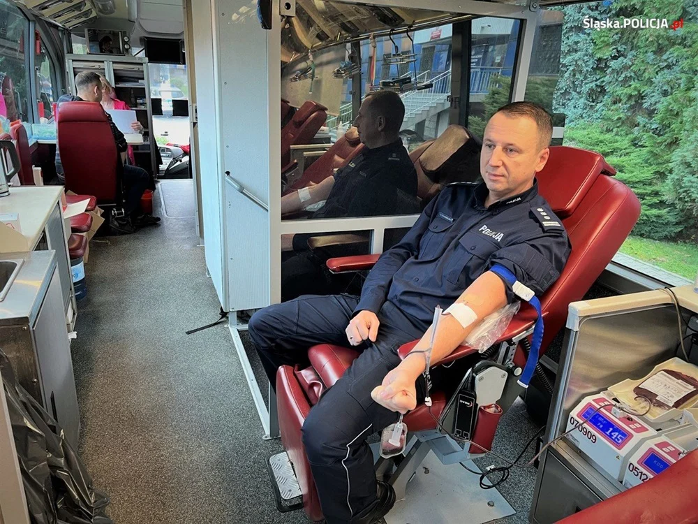 Za nami akcja "Nasza Krew - Nasza Ojczyzna". Zebrano w sumie 9 litrów krwi!