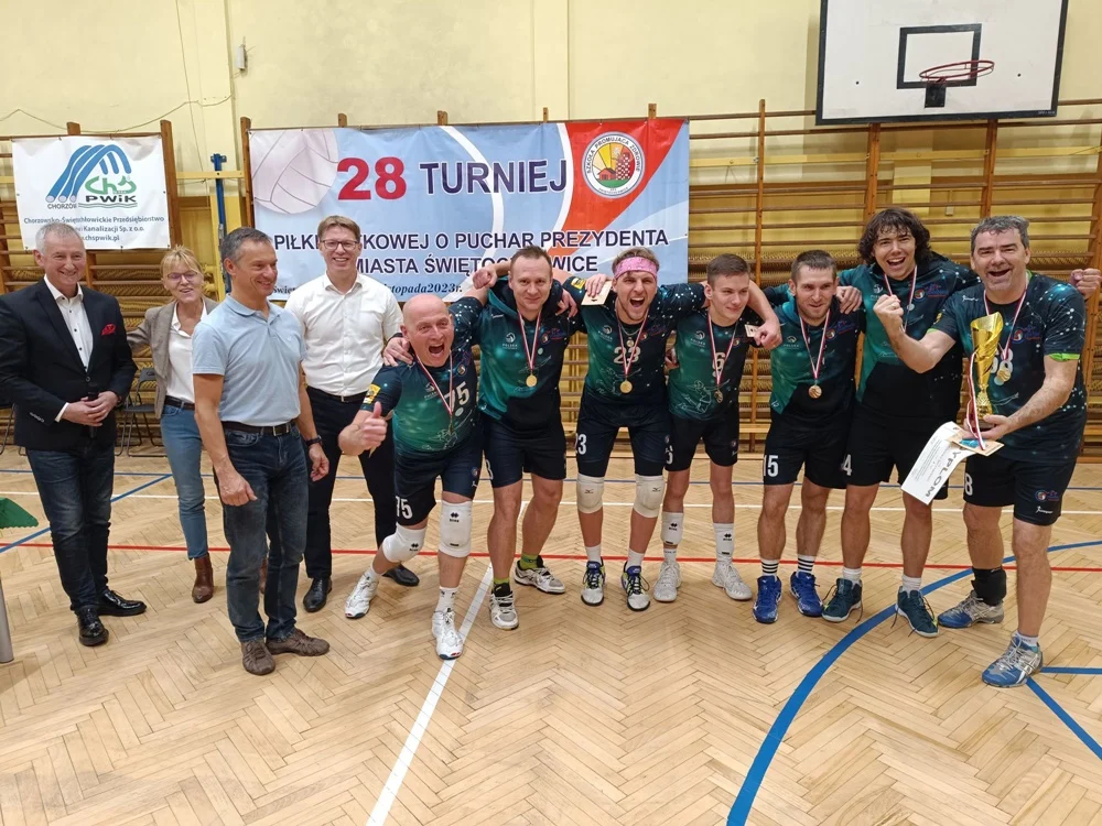 Siatkarskie zmagania o Puchar Prezydenta w Świętochłowicach. Sprawdź wyniki!