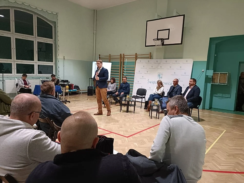 Kolejne spotkanie Prezydenta Świętochłowic z mieszkańcami. Co omawiano w Chropaczowie?