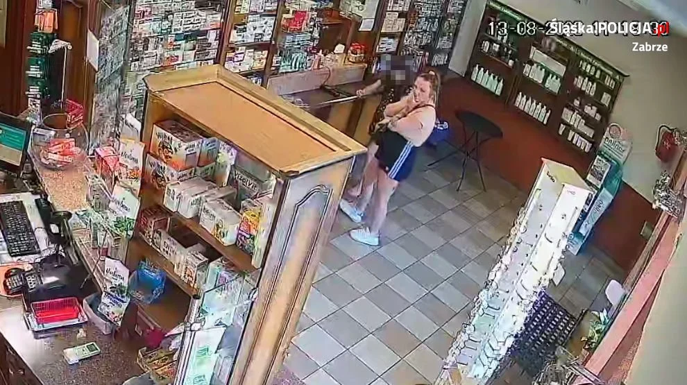 Policja publikuje wizerunek osoby, która przywłaszczyła telefon