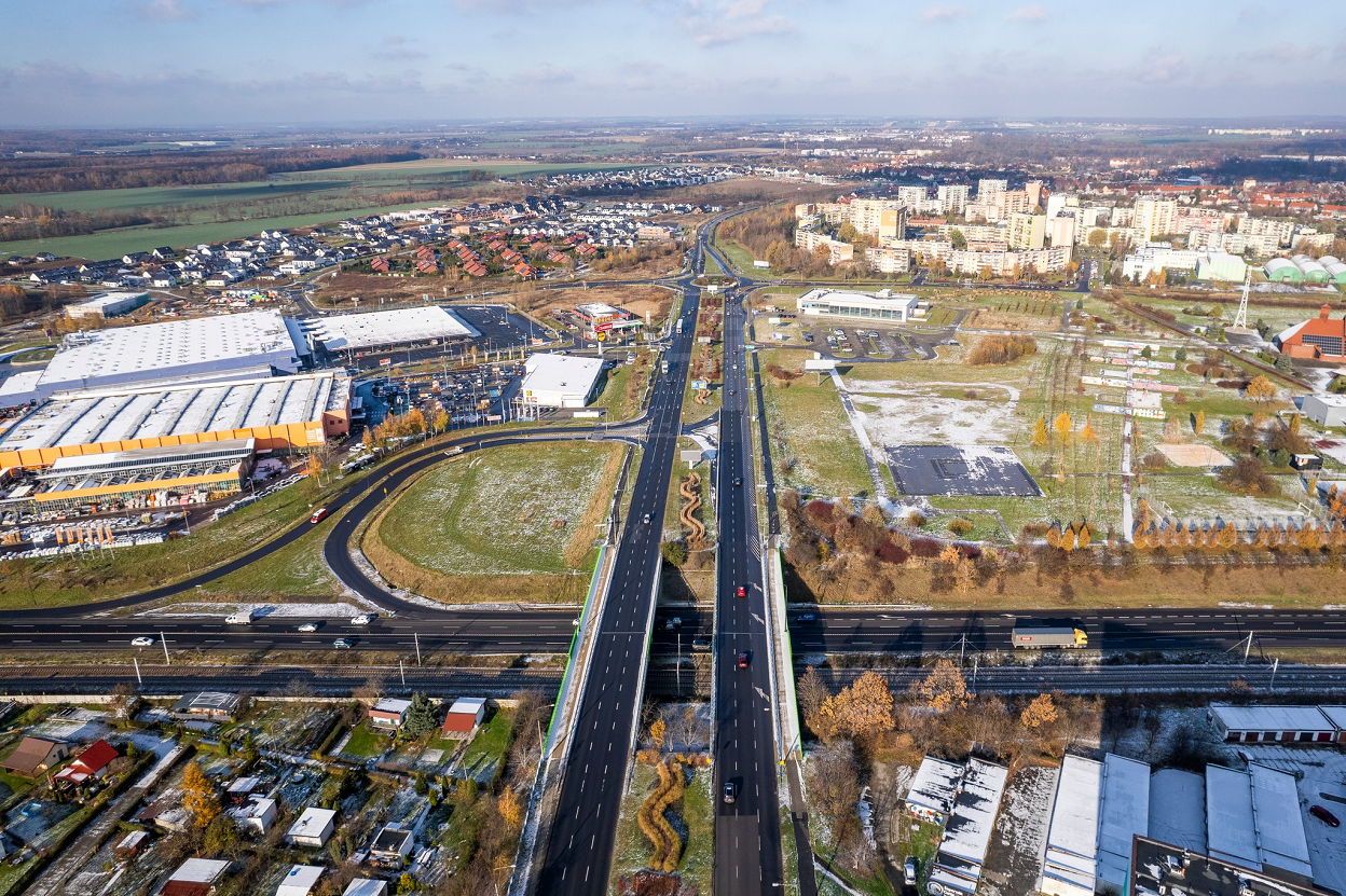 Oddano do użytku wiadukty w ciągu al. Korfantego nad DK88 i torami PKP