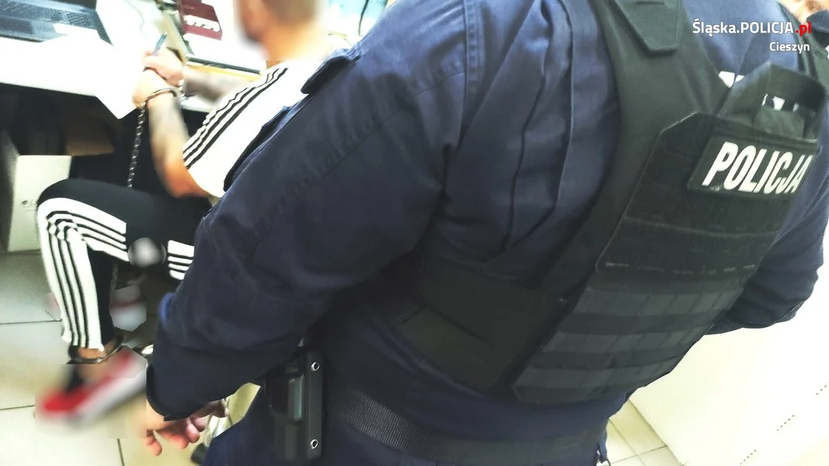 Płynna amfetamina w posiadaniu 49-latka z Cieszyna. Z zabezpieczonej substancji można było wytworzyć 4 kg narkotyku!