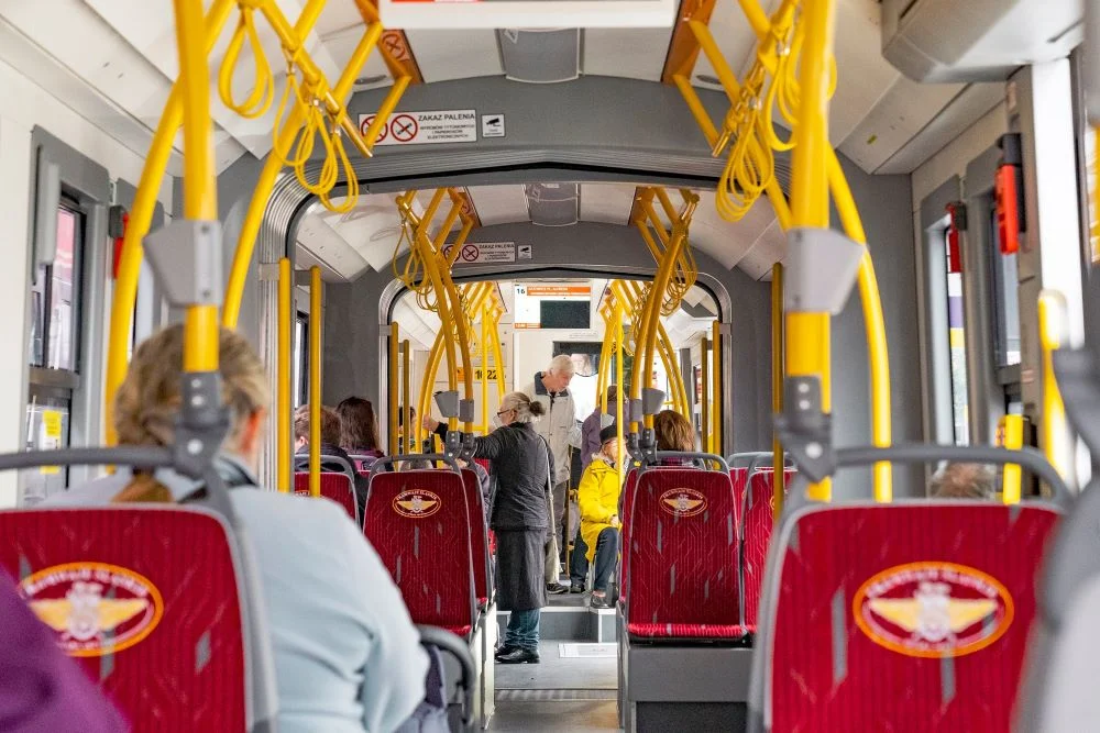 Busiki na żądanie zamiast nocnych tramwajów i autobusów? Zmiany w Metropolii GZM