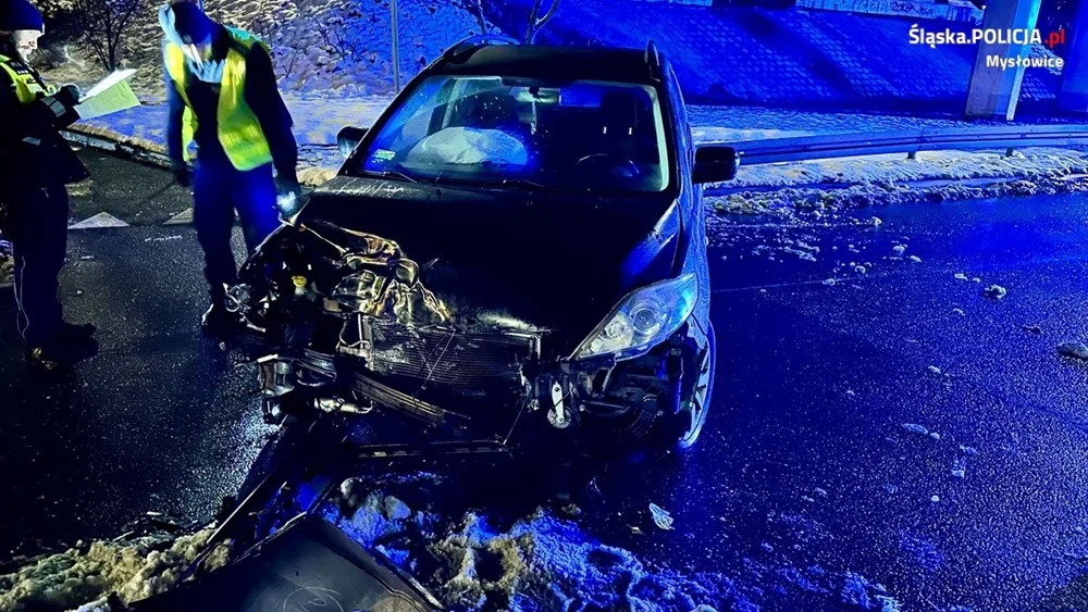 Groźny wypadek na ulicy Mikołowskiej w Mysłowicach. Dwie osoby trafiły do szpitala!