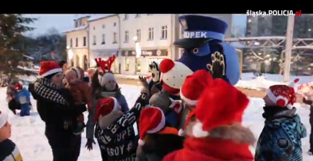 Orzesze na mikołajkowej trasie policyjnej orkiestry