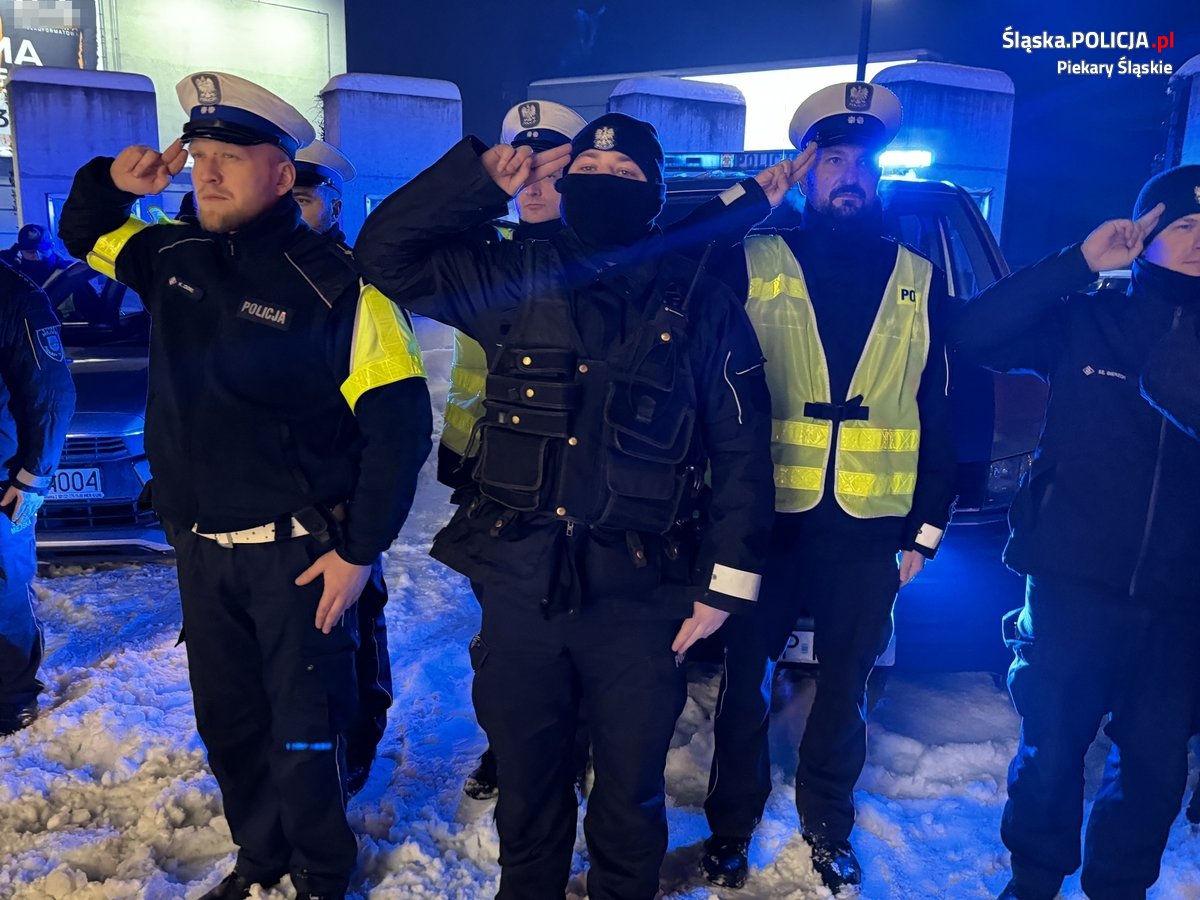 Piekarscy policjanci oddali cześć zastrzelonym kolegom [WIDEO]