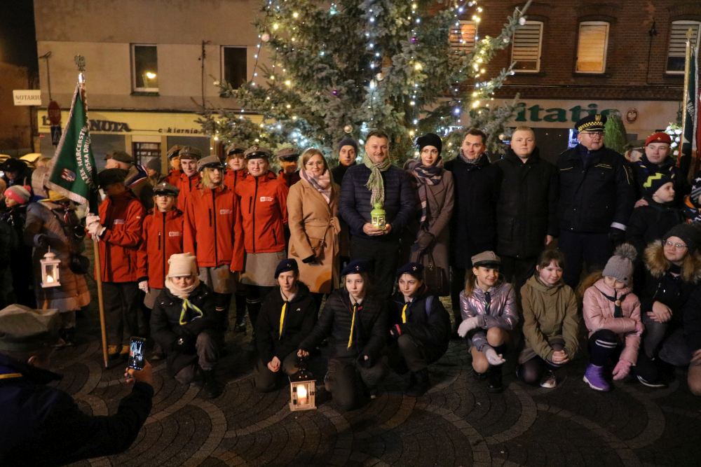 Choinka na Placu Mariackim w Piekarach Śląskich już świeci!