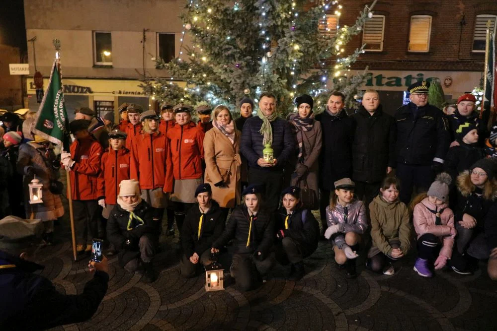 Choinka na Placu Mariackim w Piekarach Śląskich już świeci!