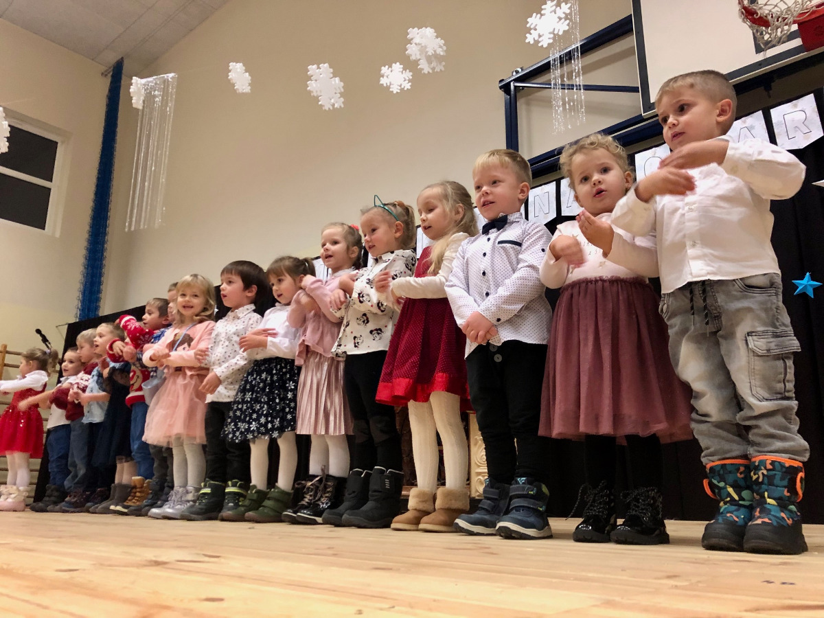 Kiermasz Świąteczny w Szkole Podstawowej nr 5 w Zazdrości