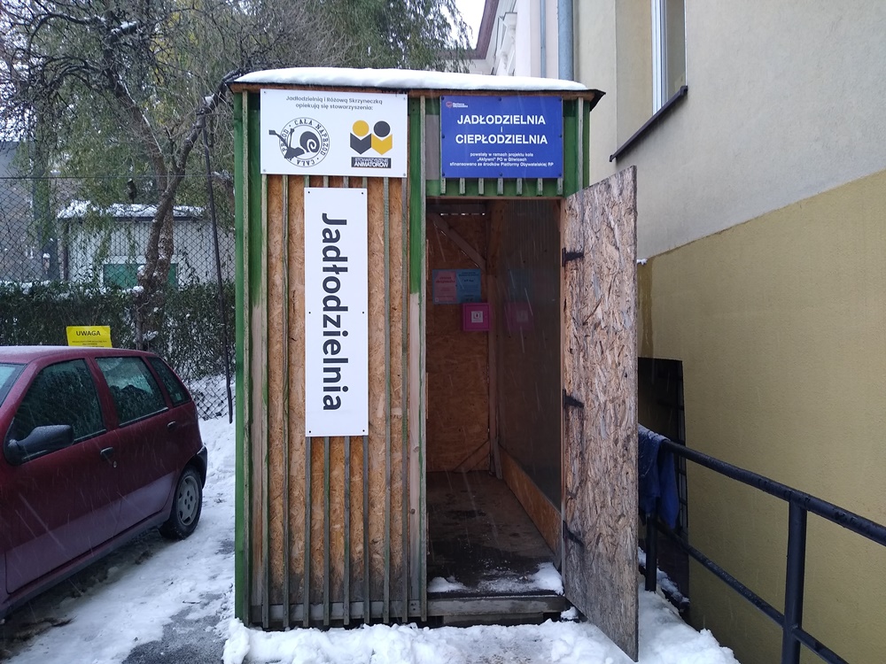 Podziel się ciepłem! W Gliwicach stanął wieszak ciepła