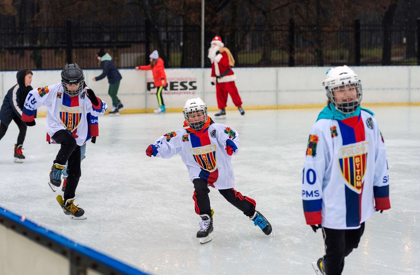 Bytom: Mikołajki na łyżwach. Dziś otwarcie plenerowej ślizgawki!