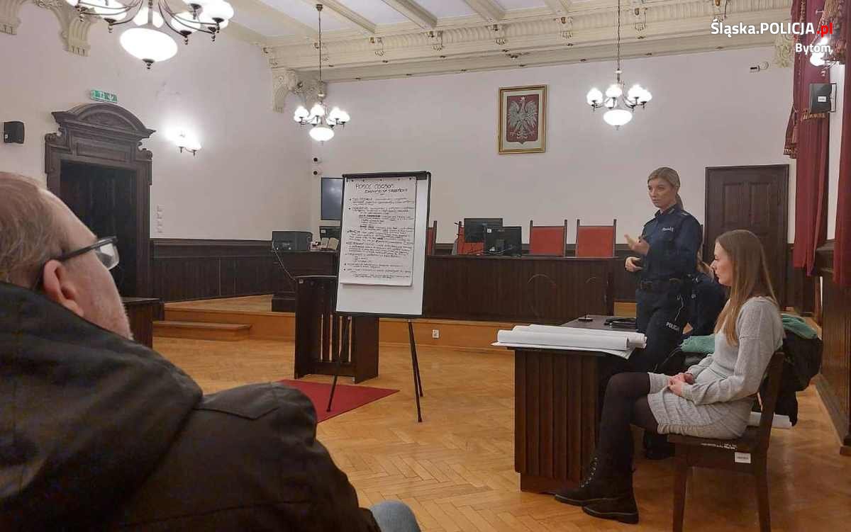 Bytom: Policjantki na szkoleniu z kuratorami