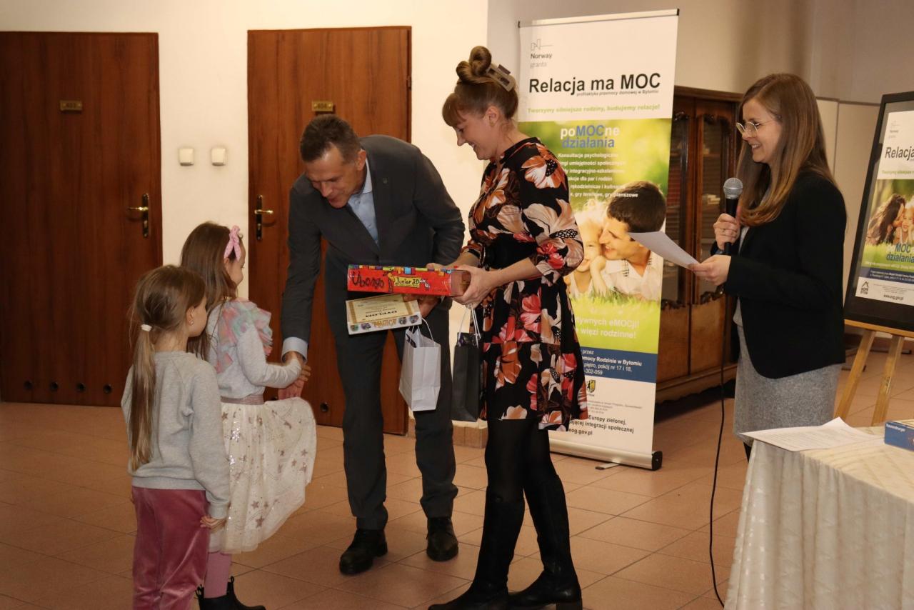 Siła pozytywnych emocji w rysunkach dzieci 12