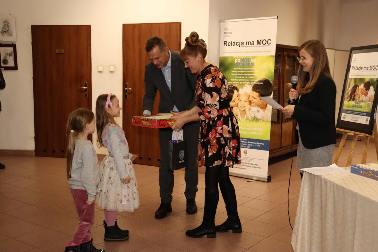 Siła pozytywnych emocji w rysunkach dzieci 18