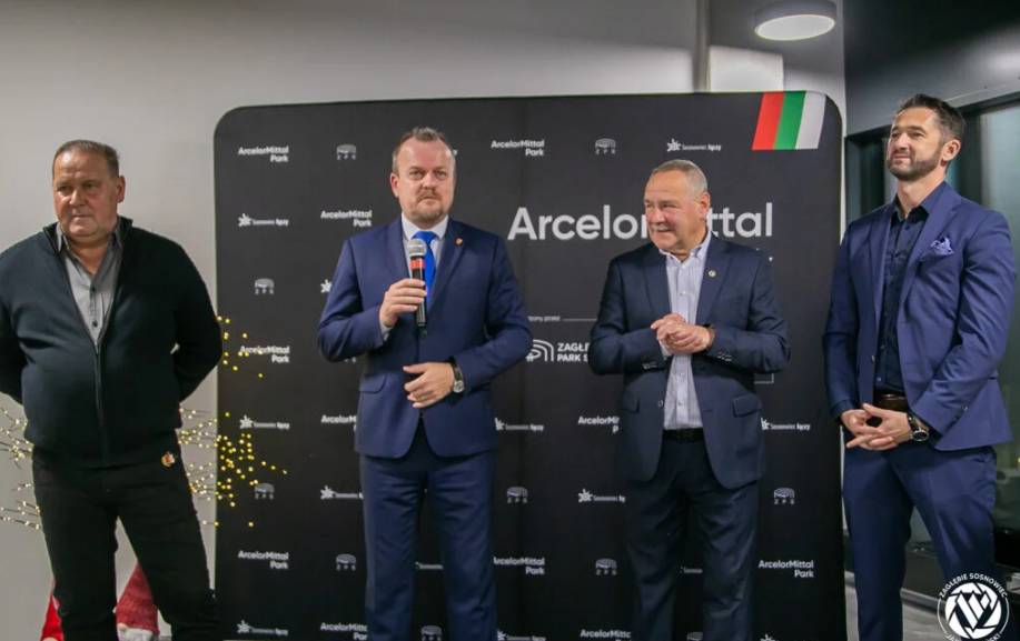 Wigilia na ArcelorMittal Park. Wielka rodzina zagłębiowska przełamała się opłatkiem