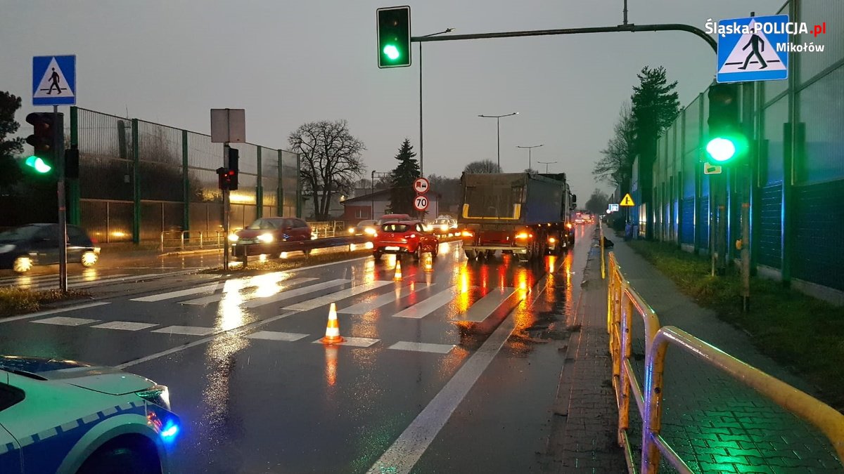 70-letnia kobieta potrącona na oznakowanym przejściu dla pieszych w Mikołowie