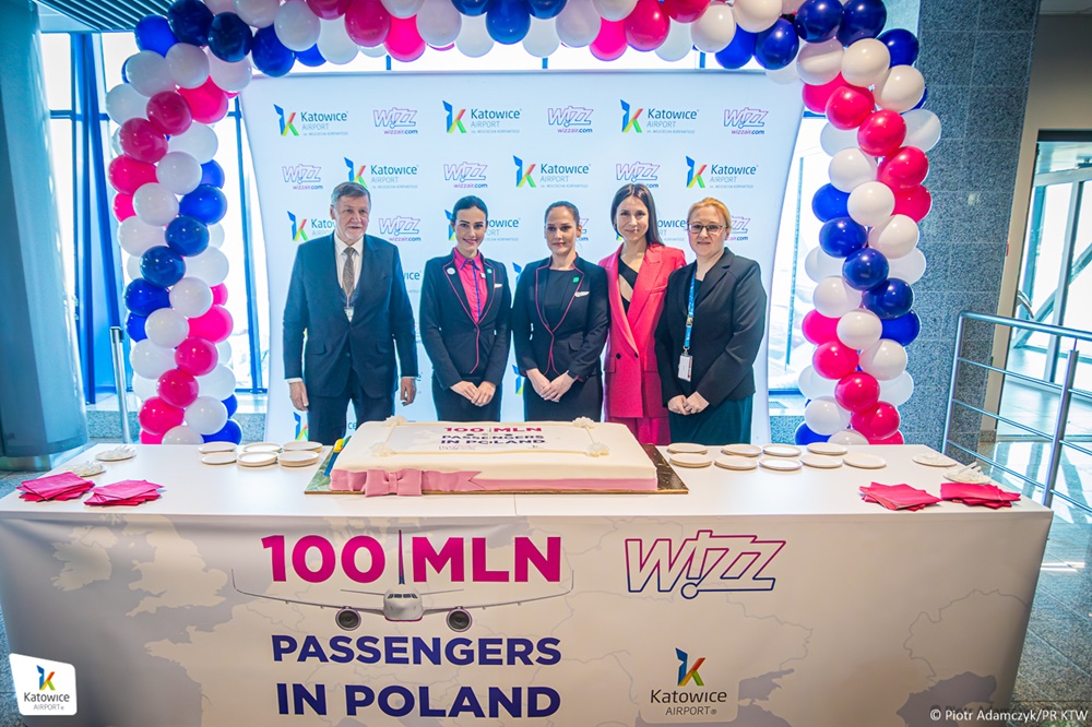 Stumilionowy pasażer linii Wizz Air w Polsce na locie z Katowic