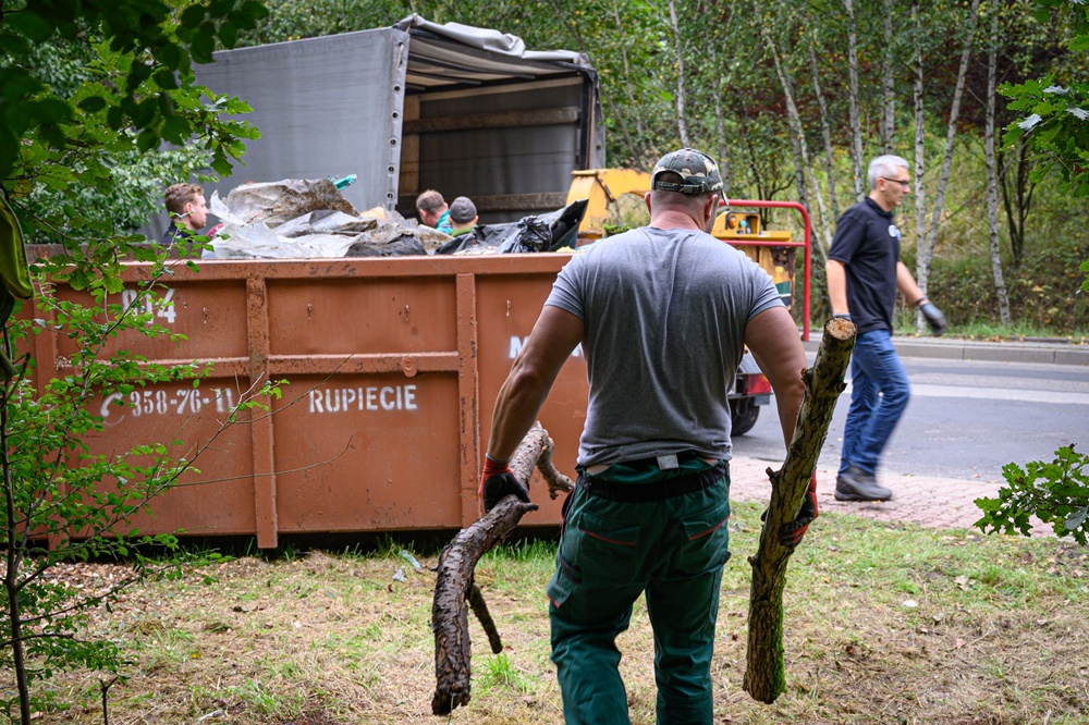 Fotopułapki i konsultacje - nowy sposób na walkę z nielegalnym śmieceniem w Katowicach