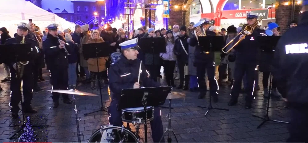 Świąteczny Flash Mob z policyjną orkiestrą. Przyjdźcie na katowicki Rynek!