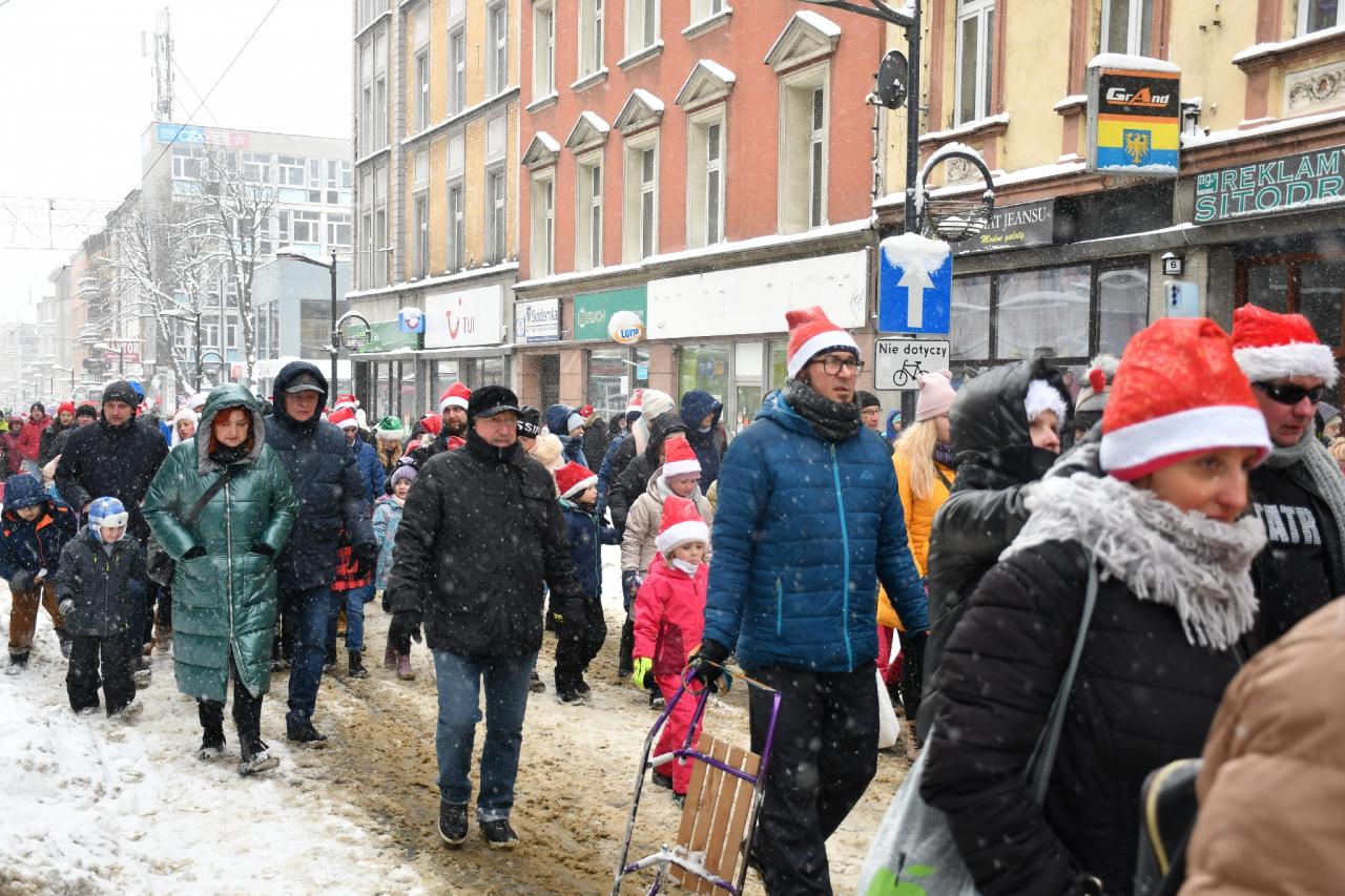 Ulicami Chorzowa przeszła Śląska Parada Mikołajów! / fot. Jacek D. Knapik 51