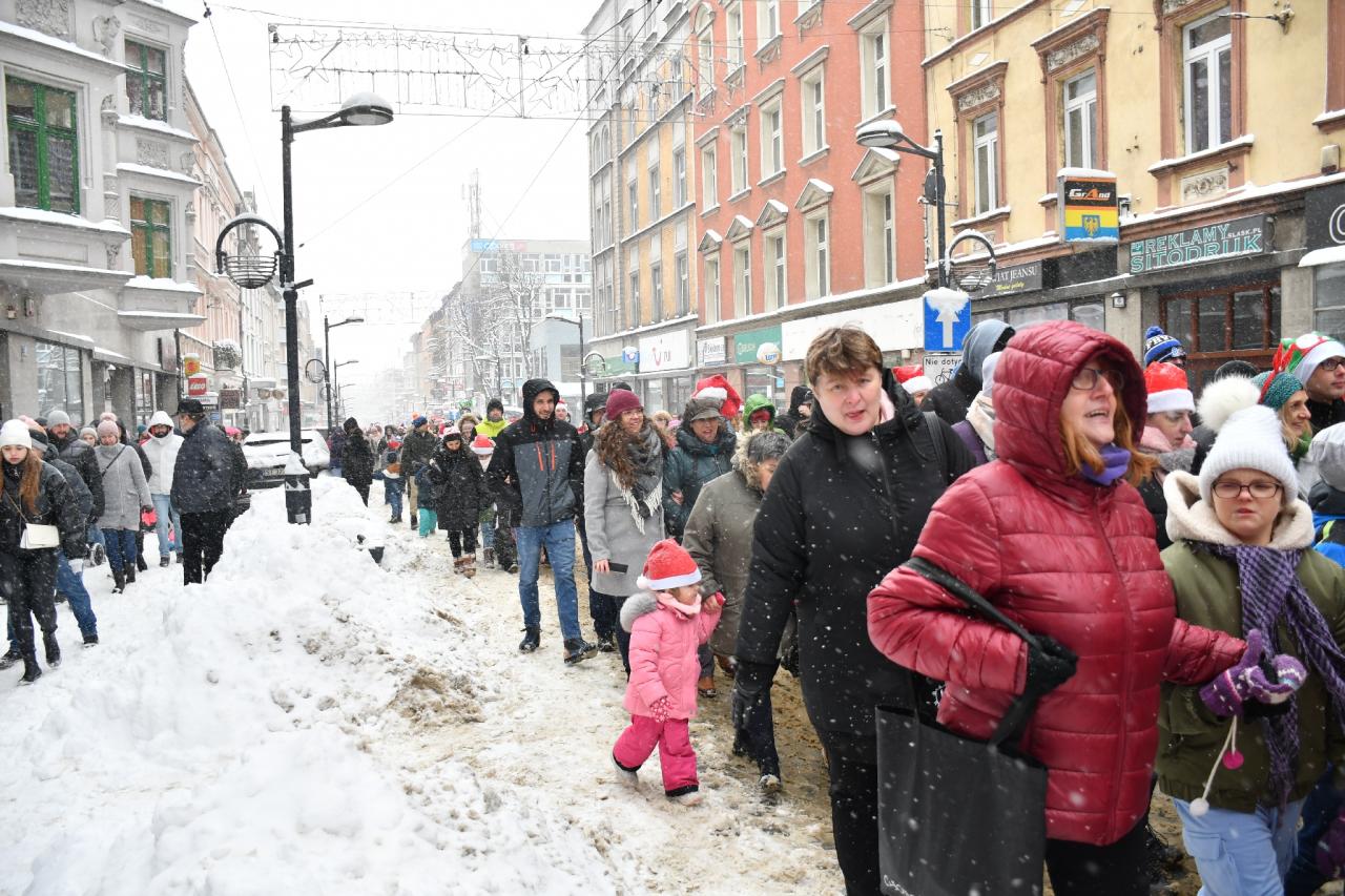 Ulicami Chorzowa przeszła Śląska Parada Mikołajów! / fot. Jacek D. Knapik 53