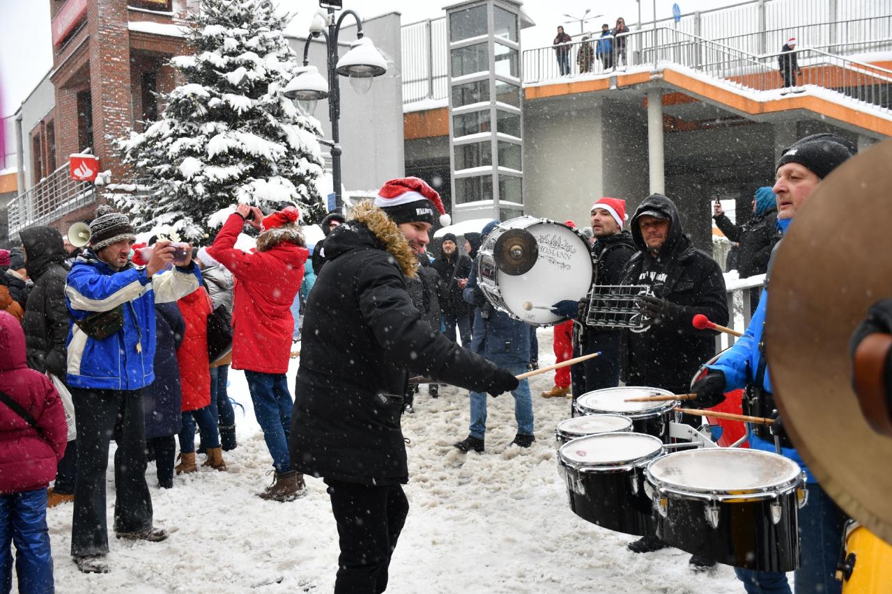 Ulicami Chorzowa przeszła Śląska Parada Mikołajów! / fot. Jacek D. Knapik 55