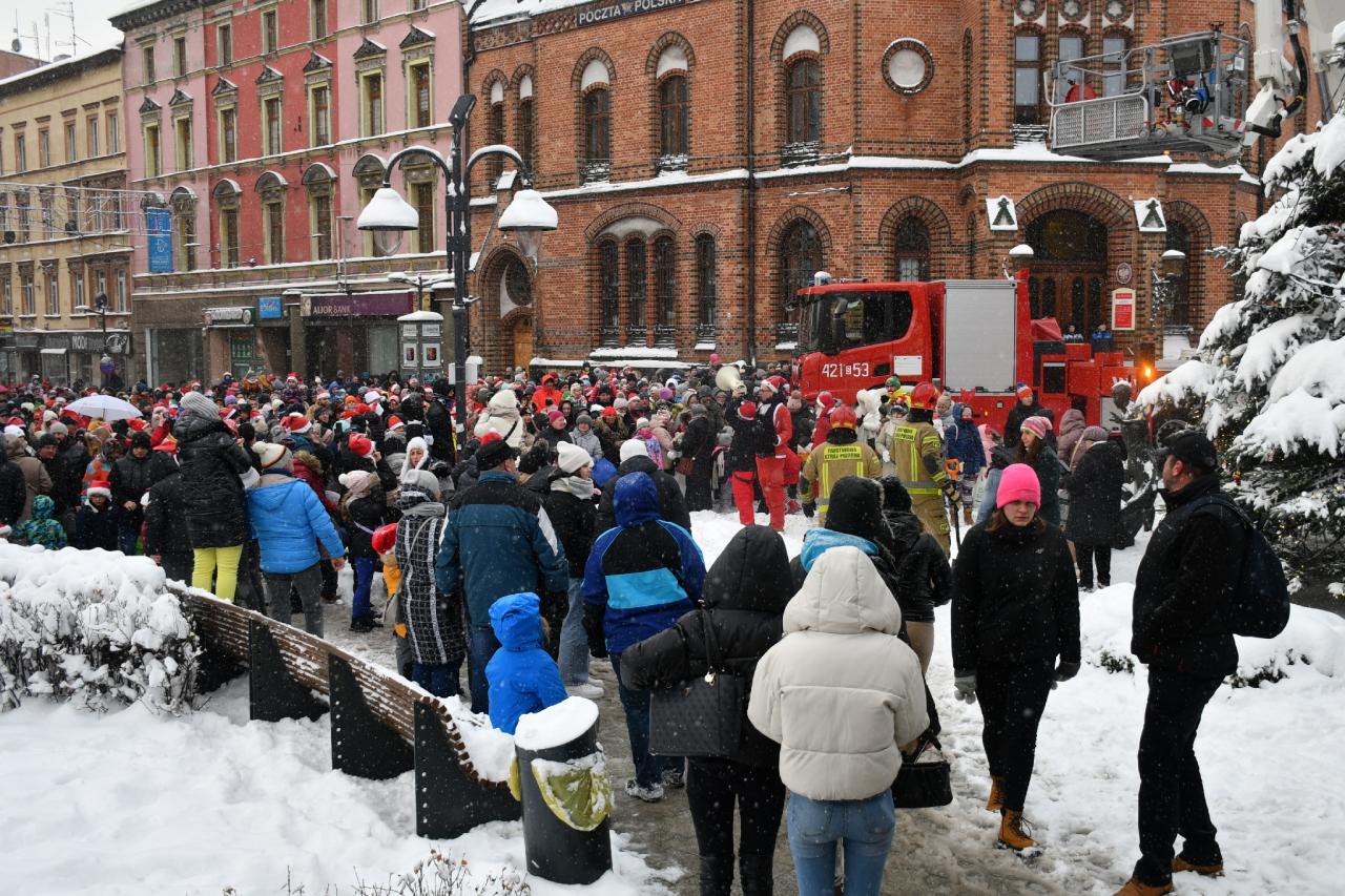 Ulicami Chorzowa przeszła Śląska Parada Mikołajów! / fot. Jacek D. Knapik 58