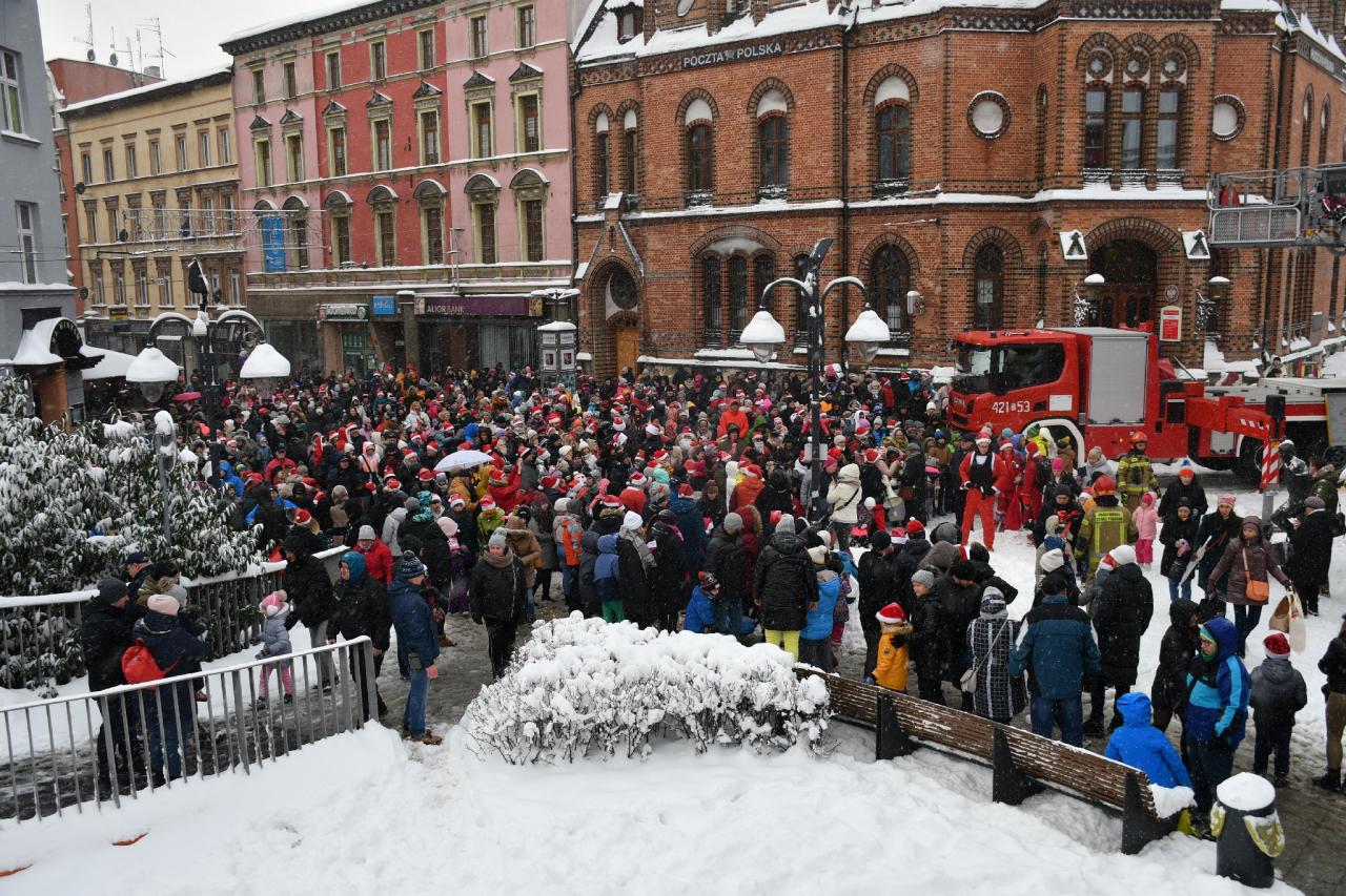 Ulicami Chorzowa przeszła Śląska Parada Mikołajów! / fot. Jacek D. Knapik 60