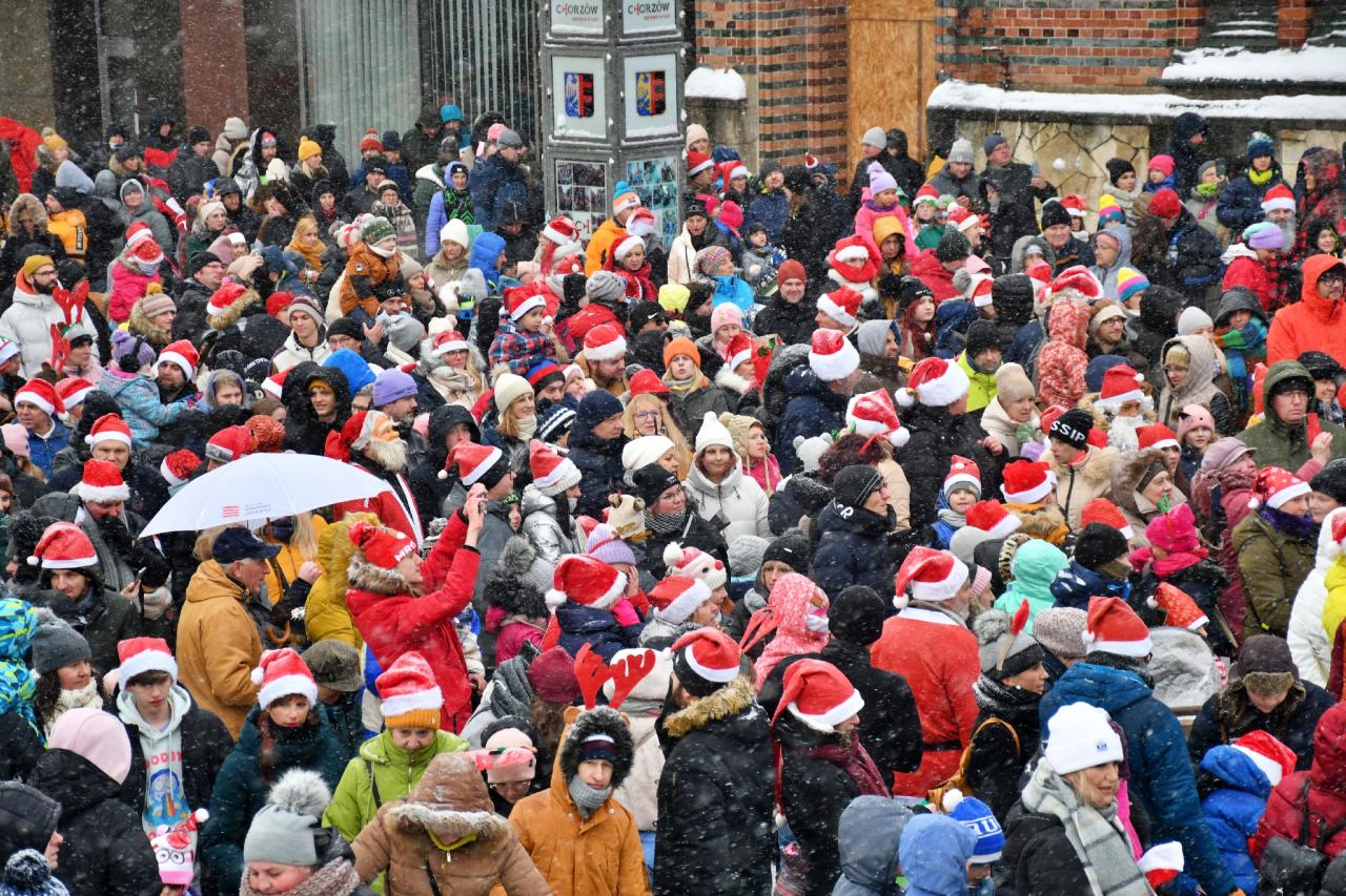 Ulicami Chorzowa przeszła Śląska Parada Mikołajów! / fot. Jacek D. Knapik 61