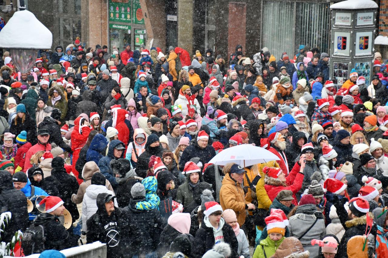 Ulicami Chorzowa przeszła Śląska Parada Mikołajów! / fot. Jacek D. Knapik 62
