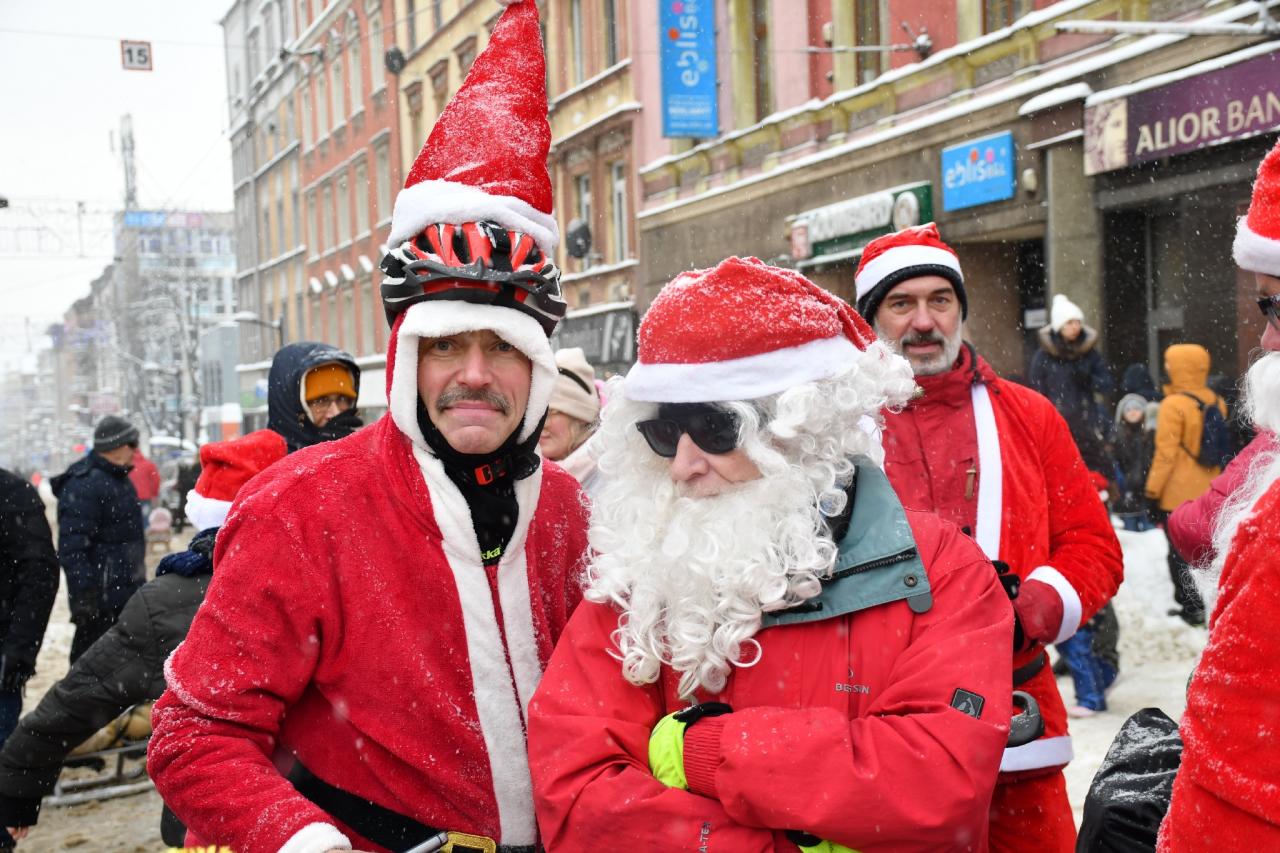 Ulicami Chorzowa przeszła Śląska Parada Mikołajów! / fot. Jacek D. Knapik 83