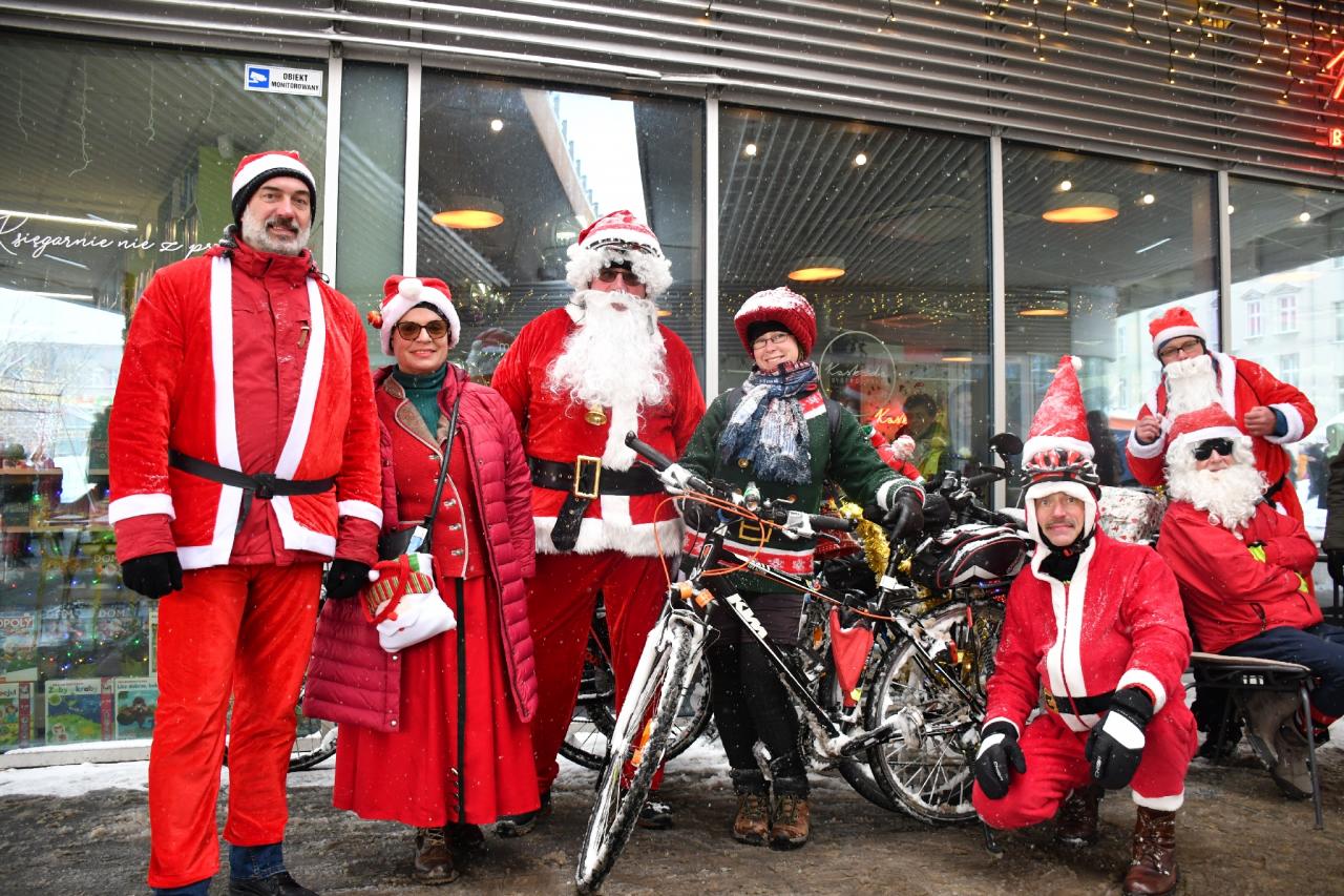 Ulicami Chorzowa przeszła Śląska Parada Mikołajów! / fot. Jacek D. Knapik 93