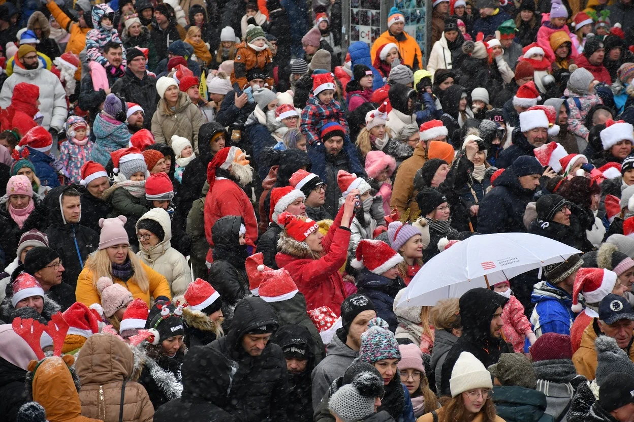 Ulicami Chorzowa przeszła Śląska Parada Mikołajów! [ZDJĘCIA]