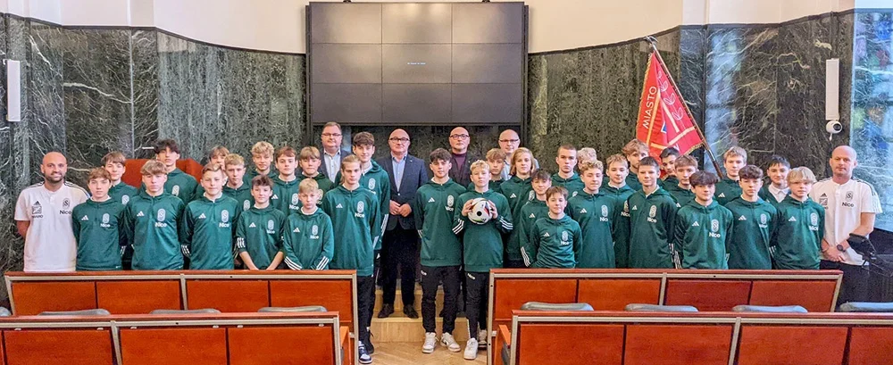 Piłkarze z KS Stadion Śląski Chorzów odwiedzili Andrzeja Kotalę! [FOTO]