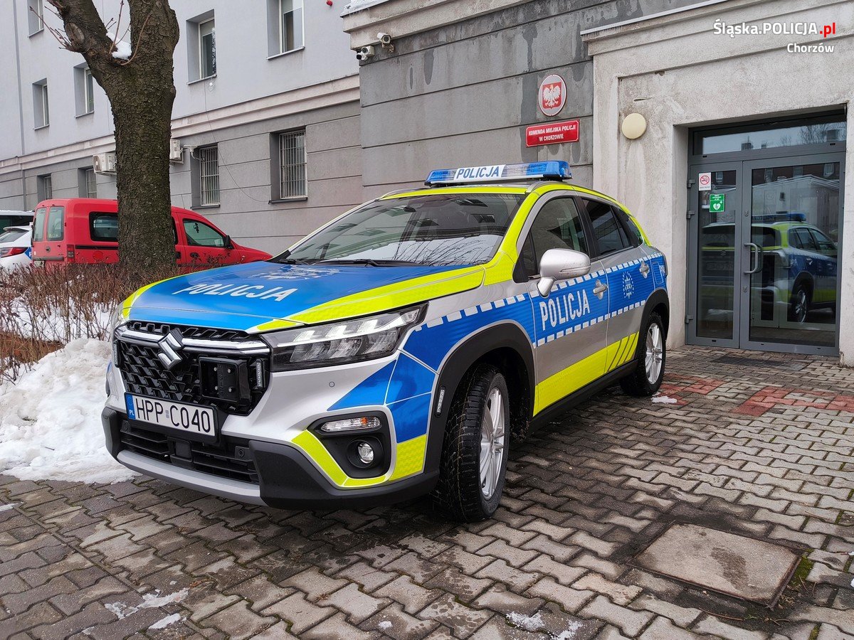 Nowy radiowóz dla chorzowskiej drogówki