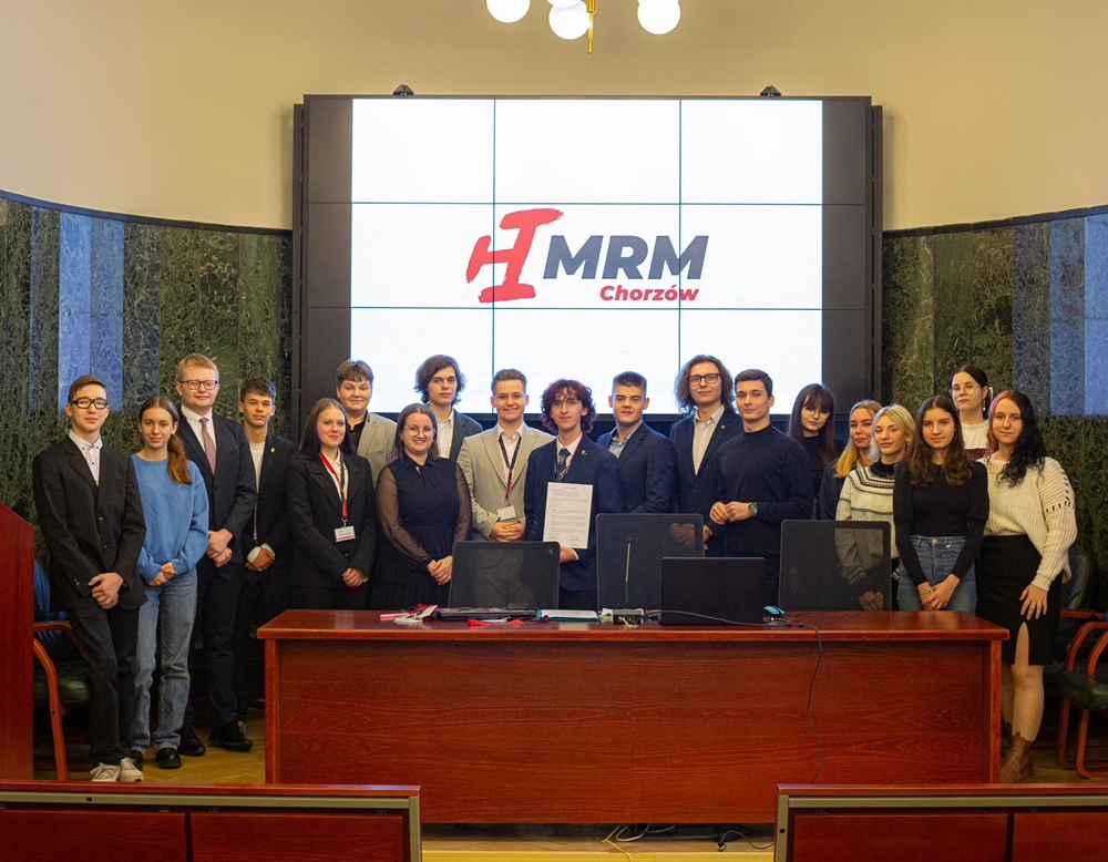 IV sesja Młodzieżowa Rada Miasta Chorzów za nami. Podpisano symboliczną umowę